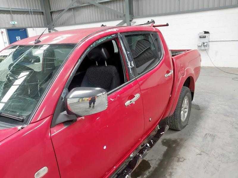 Dezmembrez Mitsubishi L200 2.5 Diesel 2014