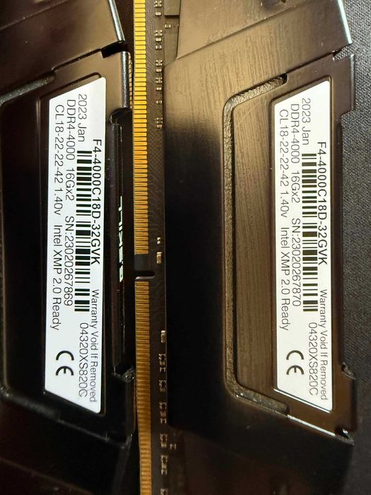 F4-4000C18D-32GVK Ripjaws V Заводски овърклокната до DDR4-4000* CL18-22-22-42 1.40V 32GB (2x16GB)