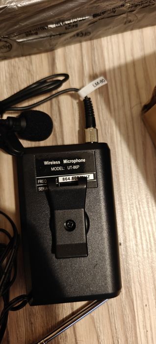 Безжични микрофони и станции