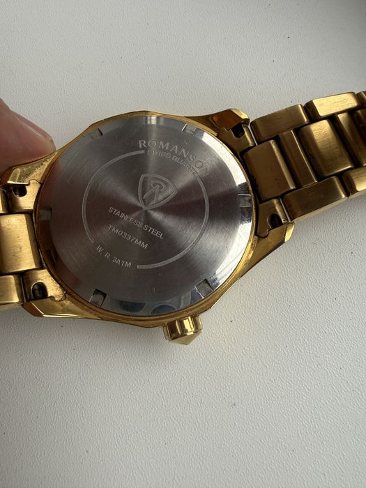 Продаю часы Romanson