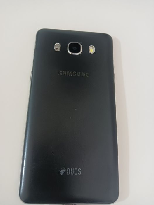 Продам телефон Samsung J5