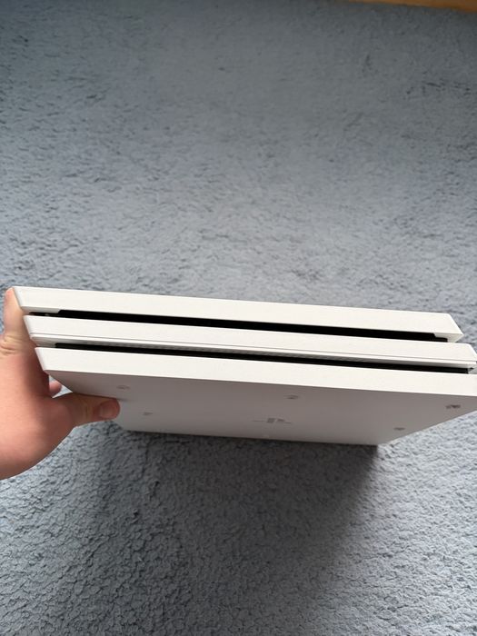 Playstation4/ ps4 pro 1tb
