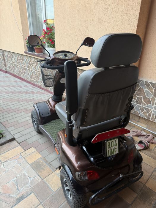 Scuter electric 4 roti