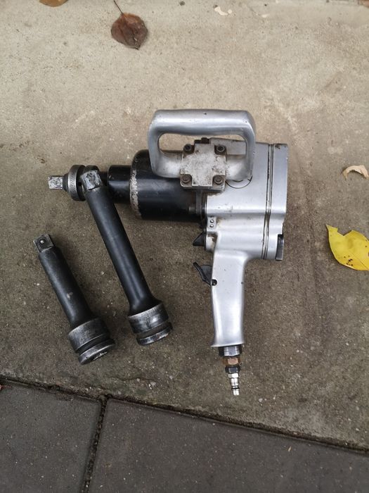 Pistol pneumatic Unior 1592-1 plus 2 adaptoare.