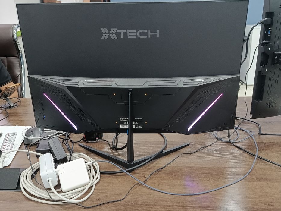 Gaming monitor 32" inch, curved, 240 Hz