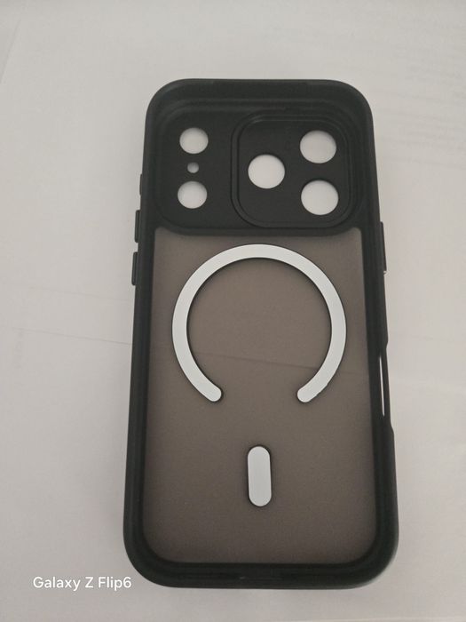 MagSafe калъф за iPhone 17 Pro / 17 Pro Max–опушен гръб, черна рамка