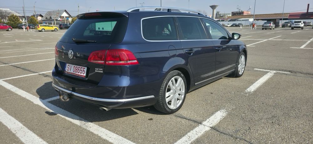 Vând Volkswagen Passat B7 Variant, nivel de echipare Highline.
