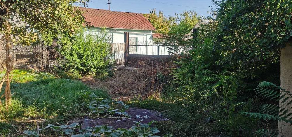 Дом в г. Чиназе Ташкентской области 8 соток, 5 комнат