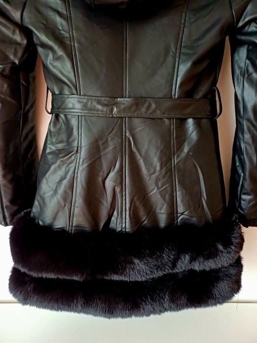 Geaca noua cu eticheta, îmblănita,  din  piele ecologica, eleganta , S