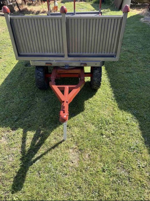 Продава се ремарке-платформа