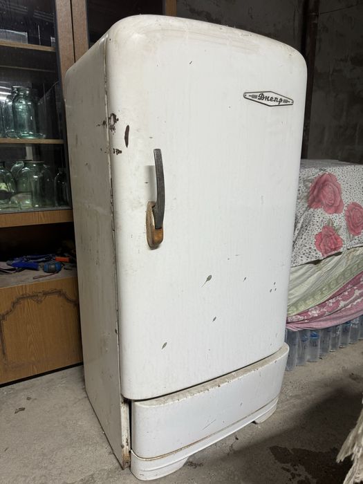 Продам Холодильник советский «ДНЕПР»