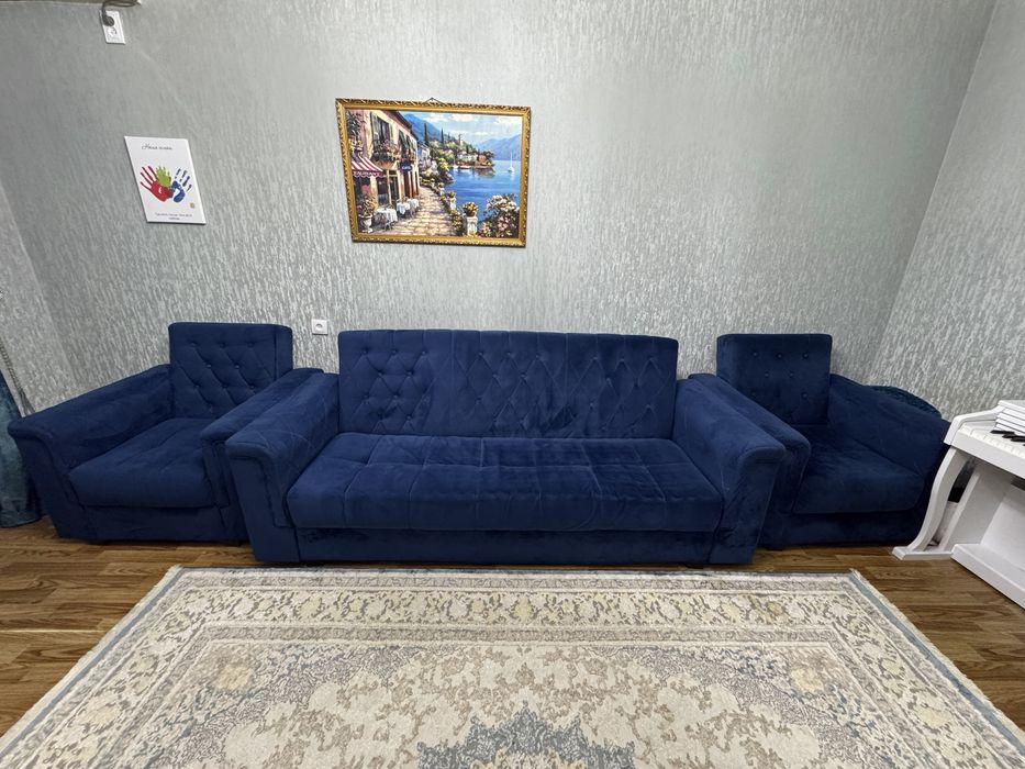 Диван раскладной и 2 кресла