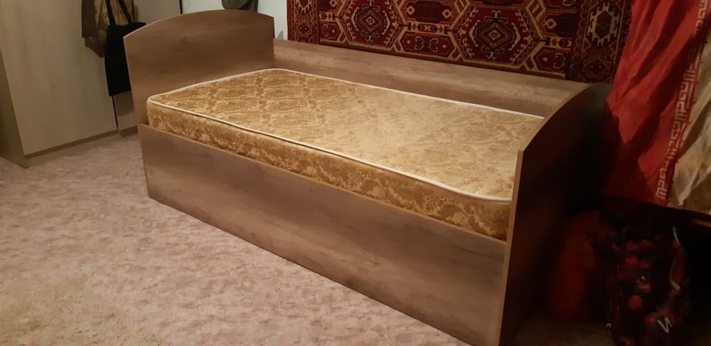 Кровать ламинат мягкая