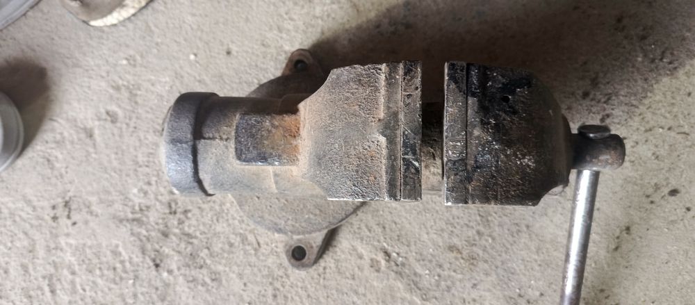 Тиски железные СССР