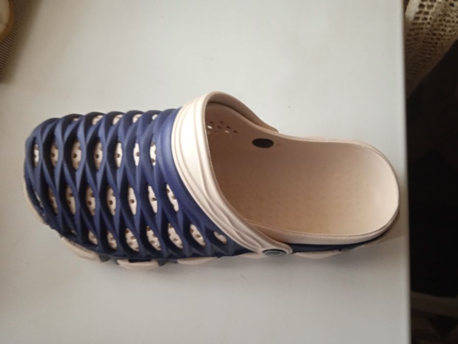 Продам недорого летние сабо