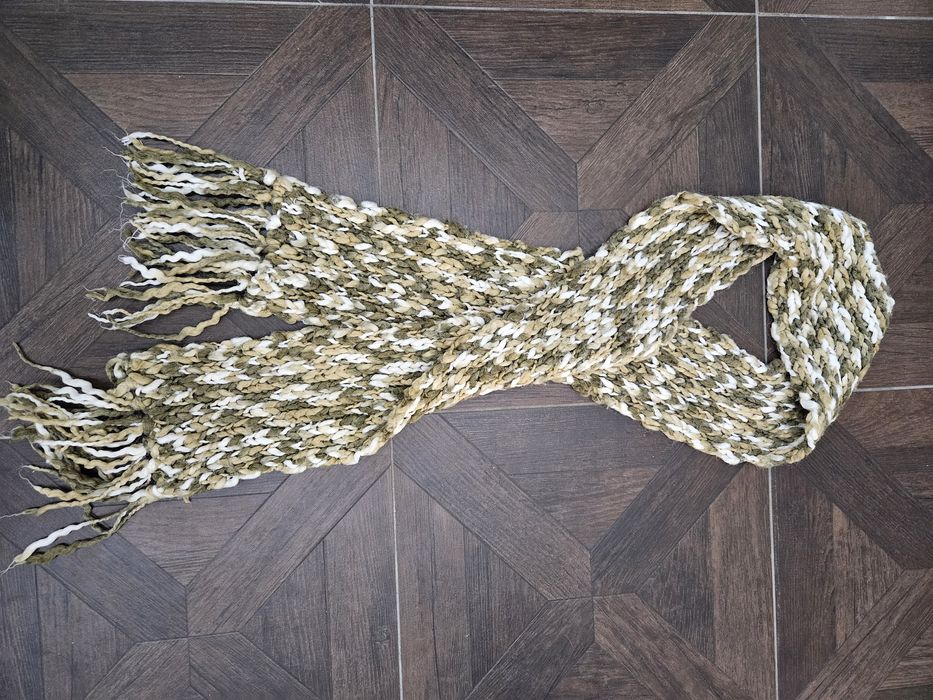 Зимен шал H&M със съдържание на вълна