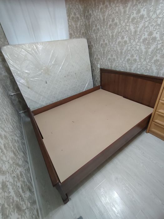 Кровать двуспальная