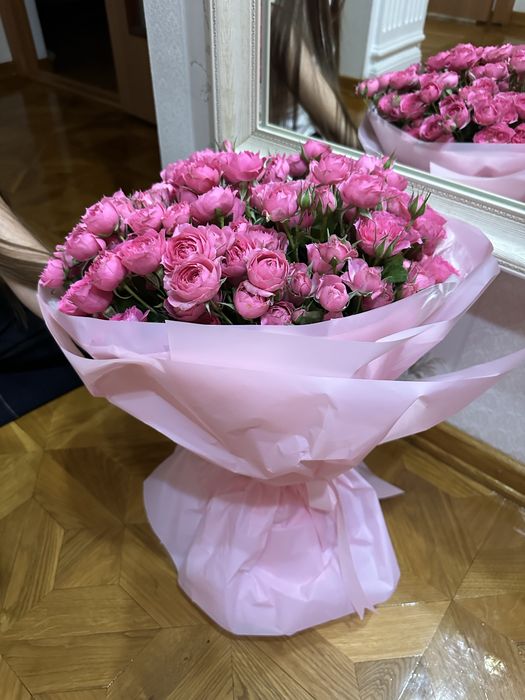 Букет кустовых роз