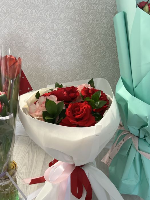 Продам розы. 7 штук