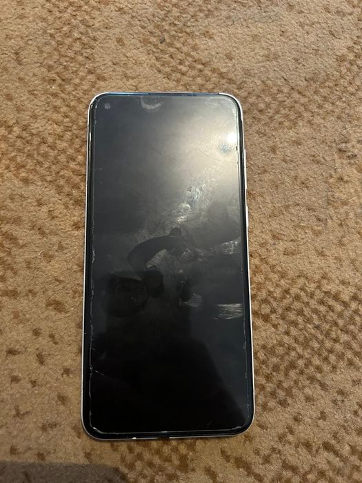 Продам сотвый телефон