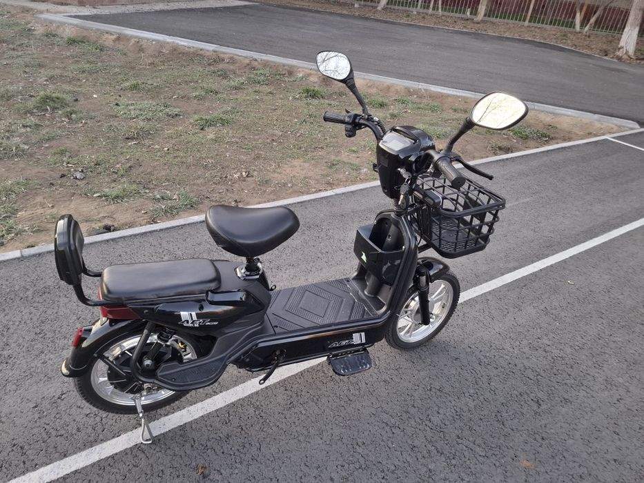 Электроскутер Aet E-Bike
