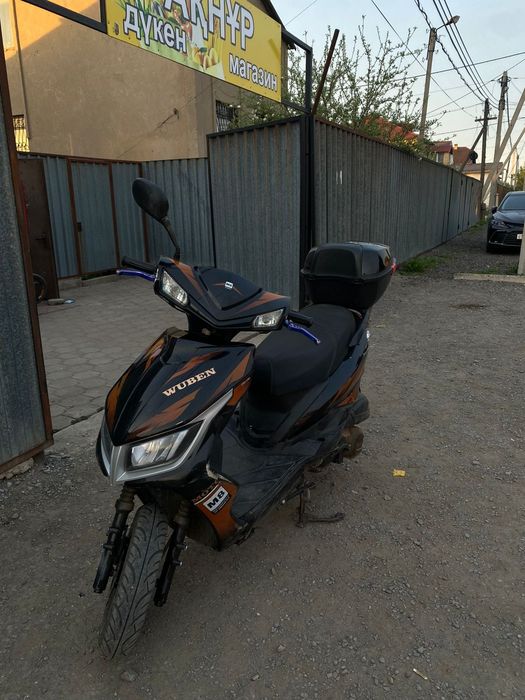 Продам скутер M8
