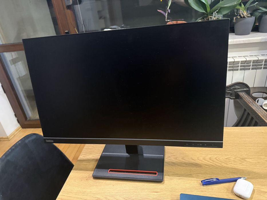 Monitor lenovo thinkvision 4k