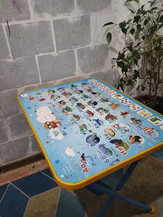 Детский стол продам