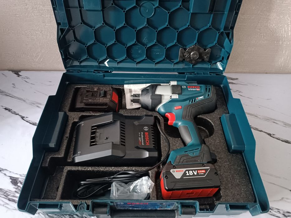 Гайковёрт BOSCH  новый!