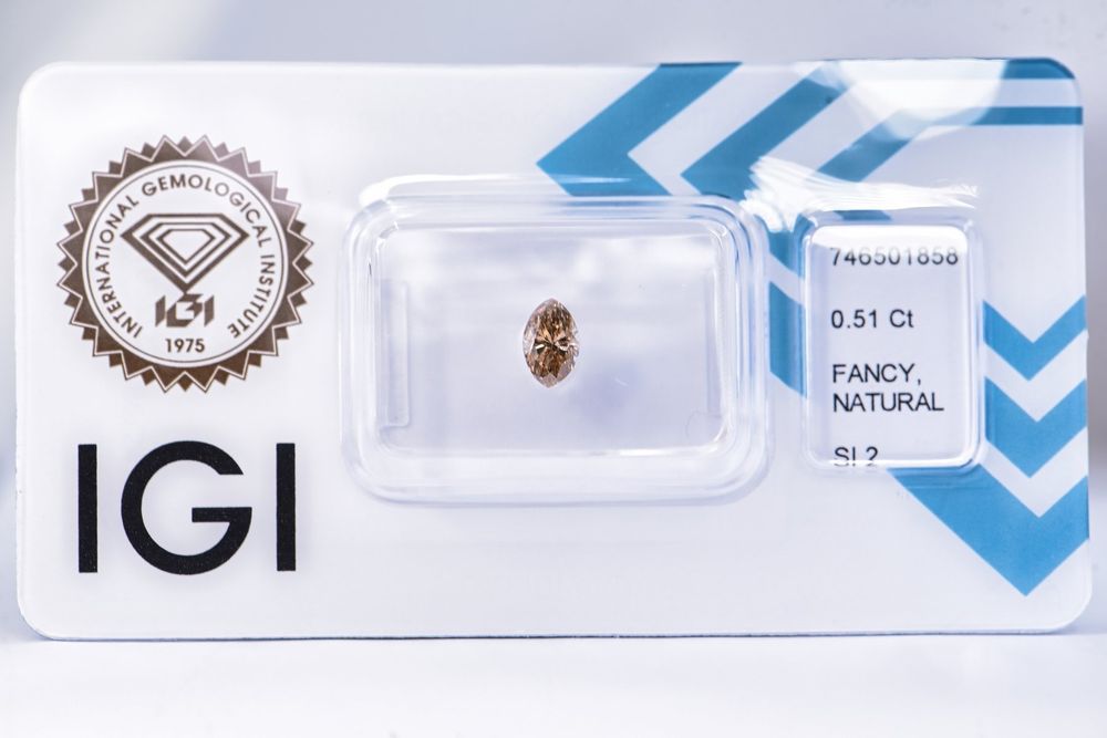 Цветни  диаманти + Paraíba турмалин (сертифицирани)