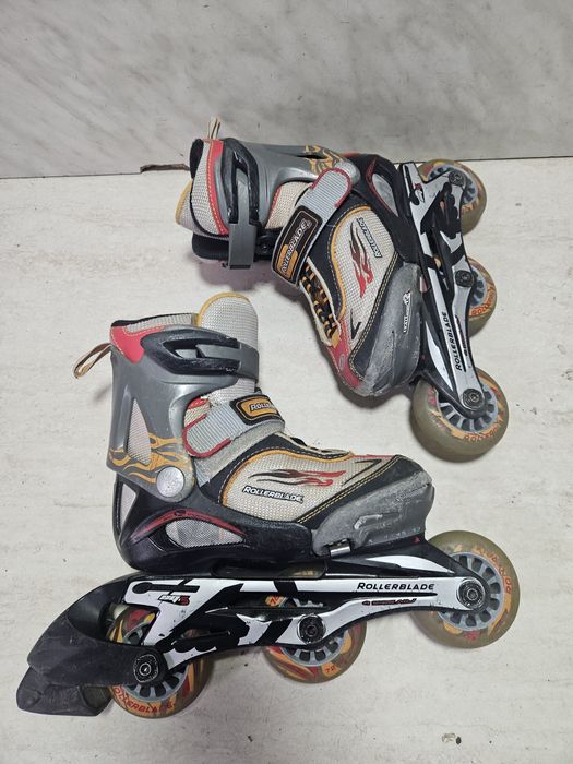 Role Rollerblade reglabile marimea 29-30-31-32-33 si 34.