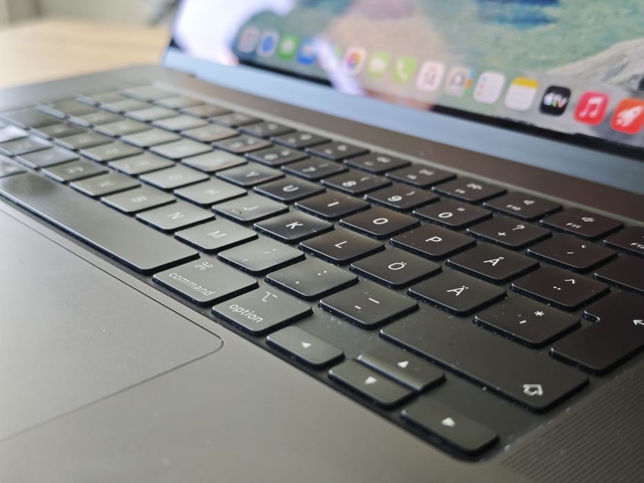 MacBook Pro 16" M3 Pro [18/512]