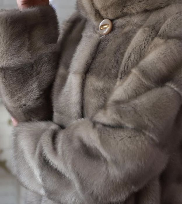 Продам шубу норковую