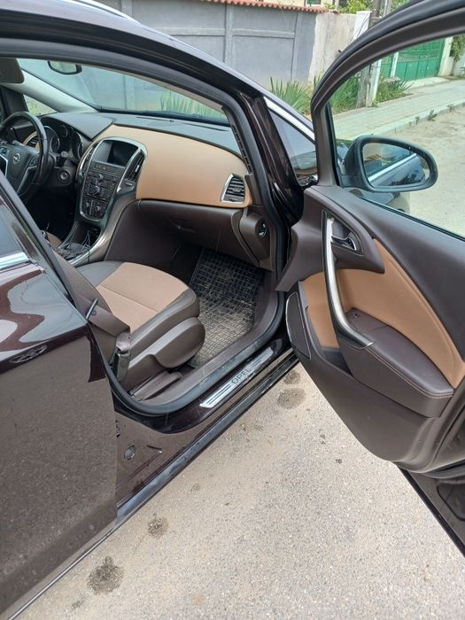 OPEL Astra 2012 — imagine 4