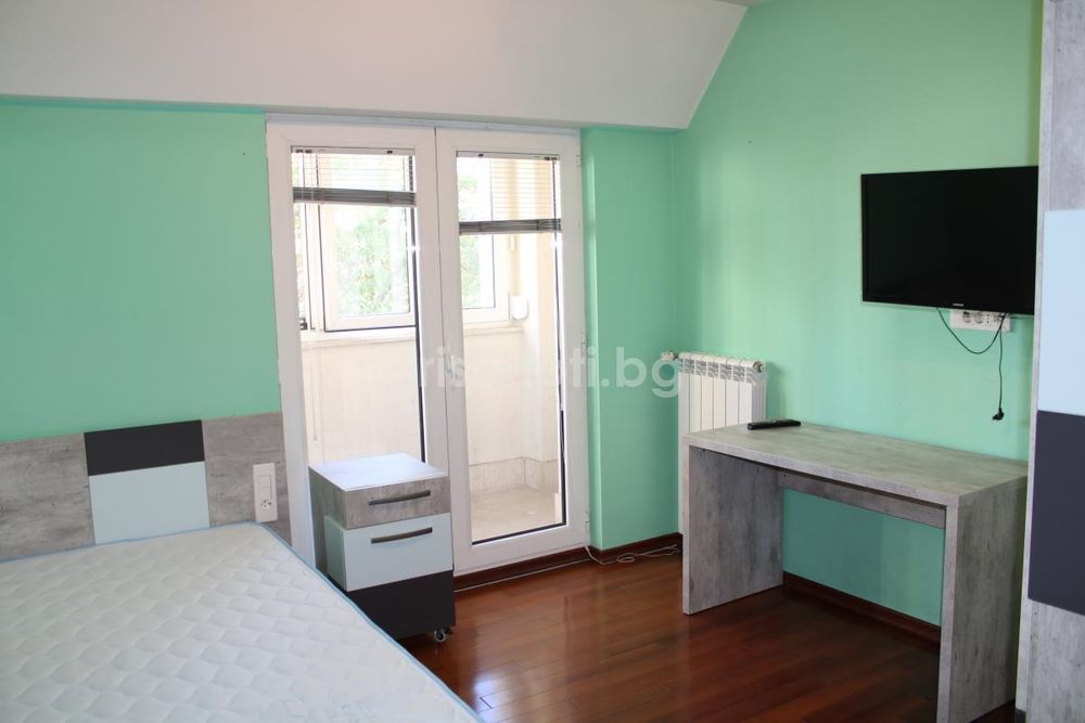 Дава се под наем Четиристаен апартамент в София, Изток - 147 кв.м за 1190 € - Снимка #9