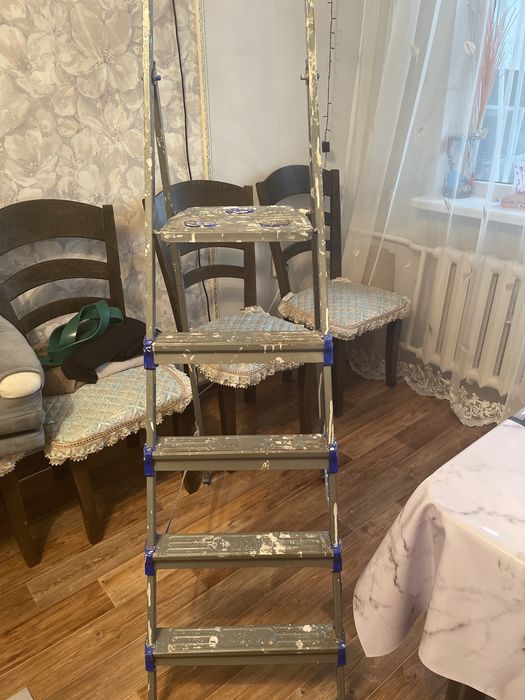 Стремянка/ лестница