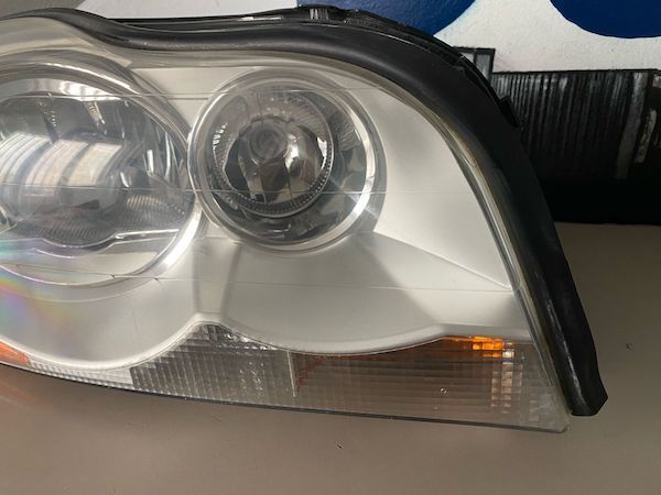 Far xenon dreapta VOLVO XC90 2003+ 30698816