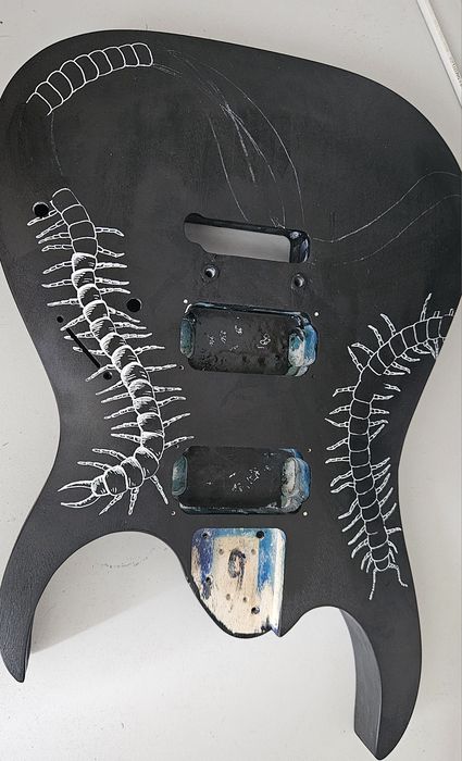 Chitara ibanez custom pictata manual