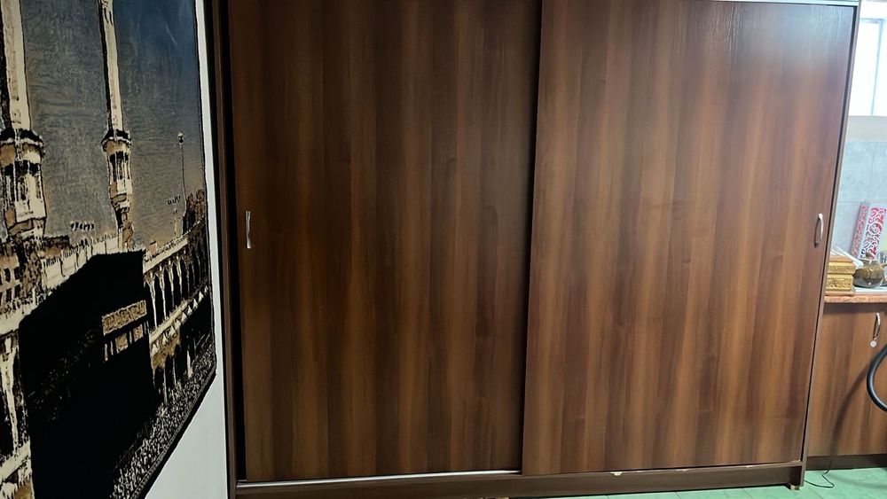 Срочно продам шкаф