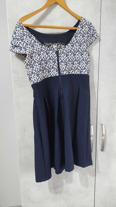 Официална рокляя