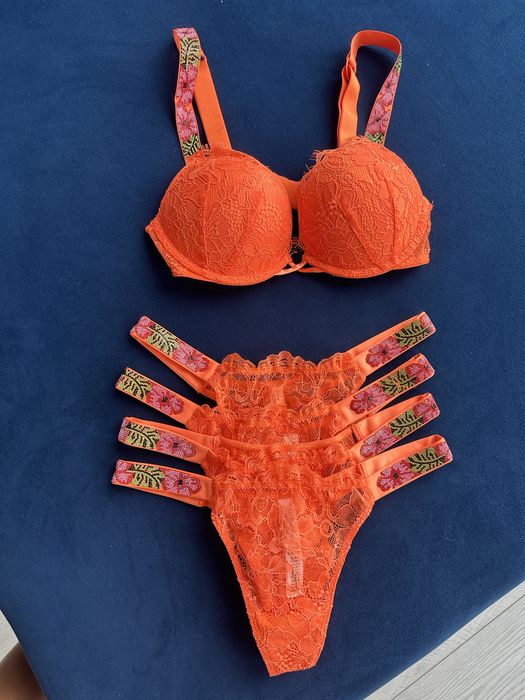 Бельото Victoria Secret, размер ХС, цена 25 лв