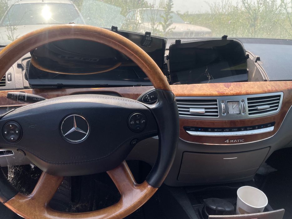 Pese auto Mercedes