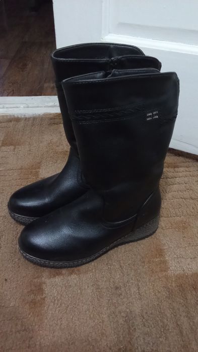 Продам разную обувь.