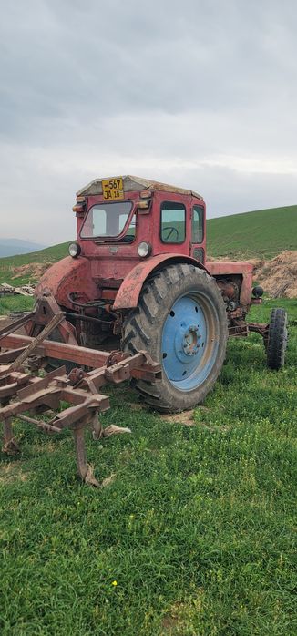Трактор Т - 40 рабочий холатда