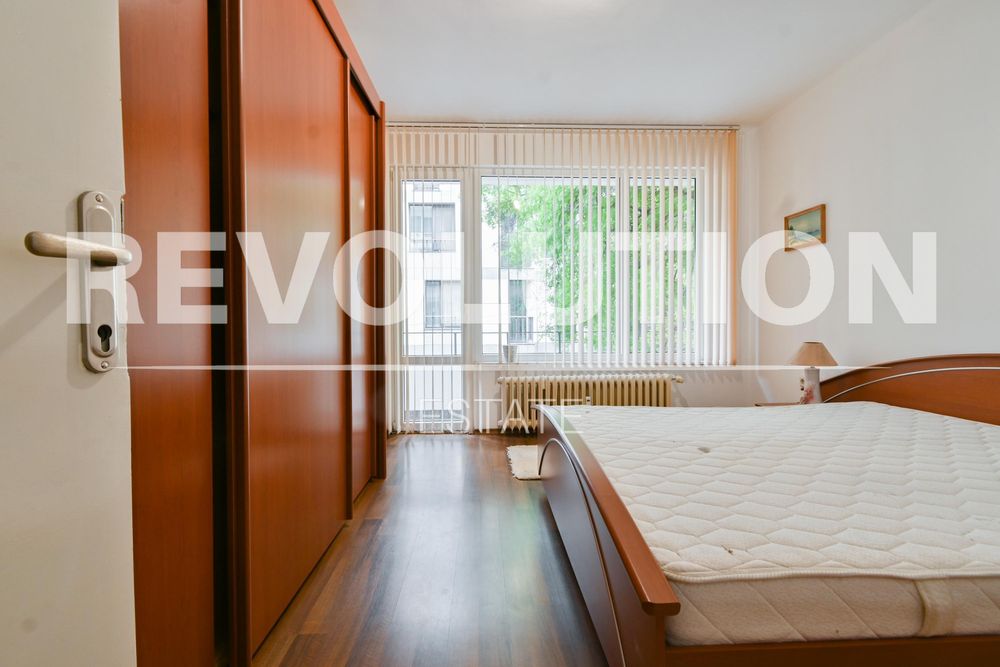 Дава се под наем Тристаен апартамент в София, Център - 93 кв.м за 750 € - Снимка #10