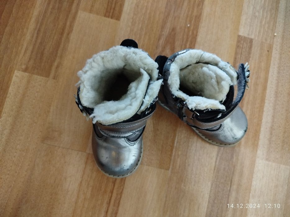 Продам зимние сапоги