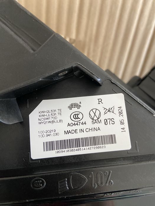 Volkswagen id 4 fara O’ng taraf orginal yengi