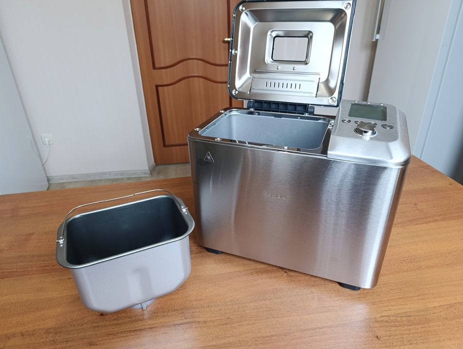 Хлепобечь BORK X800