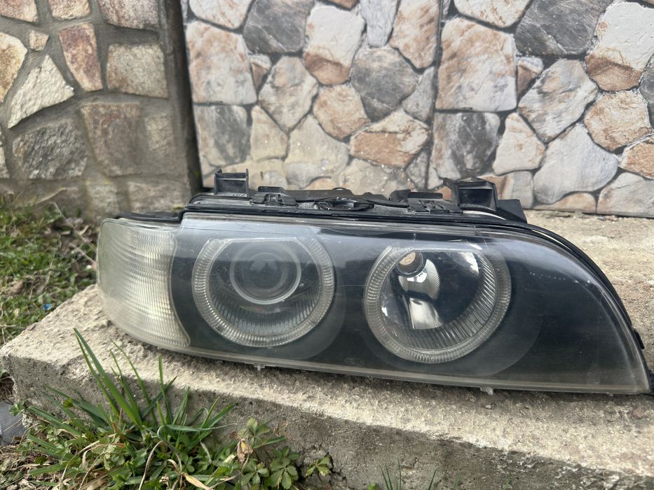 Hella  оригинал фарове за Е39