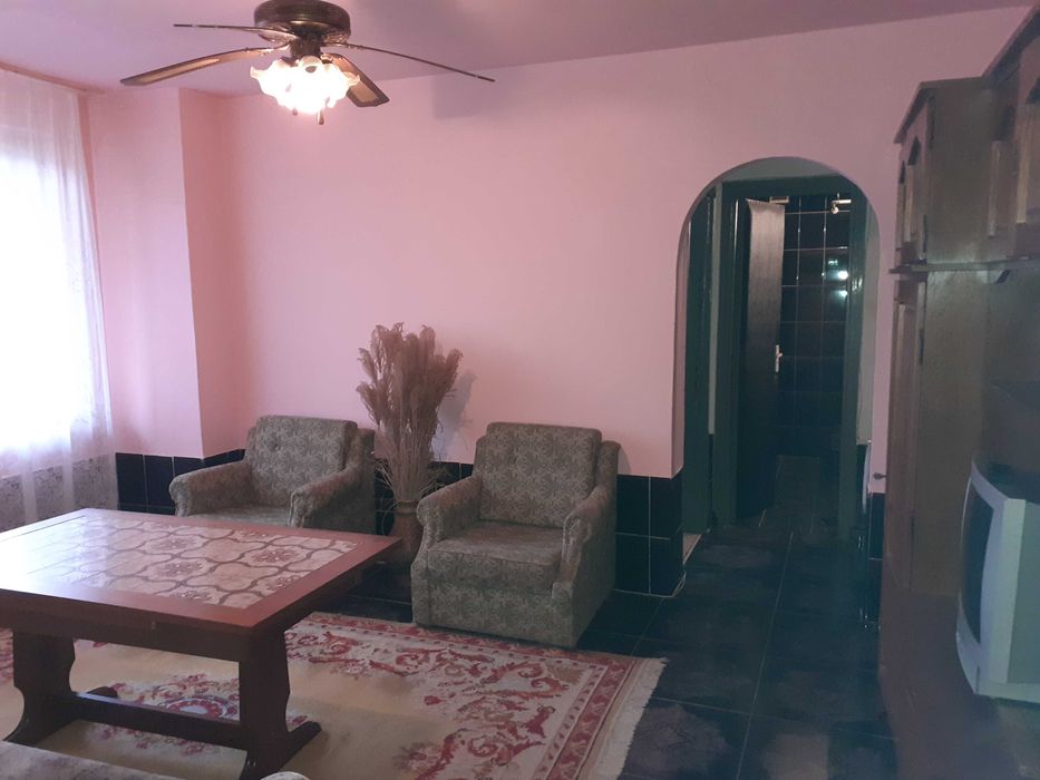 Apartament 2 camere de închiriat Hunedoara zona Teatru